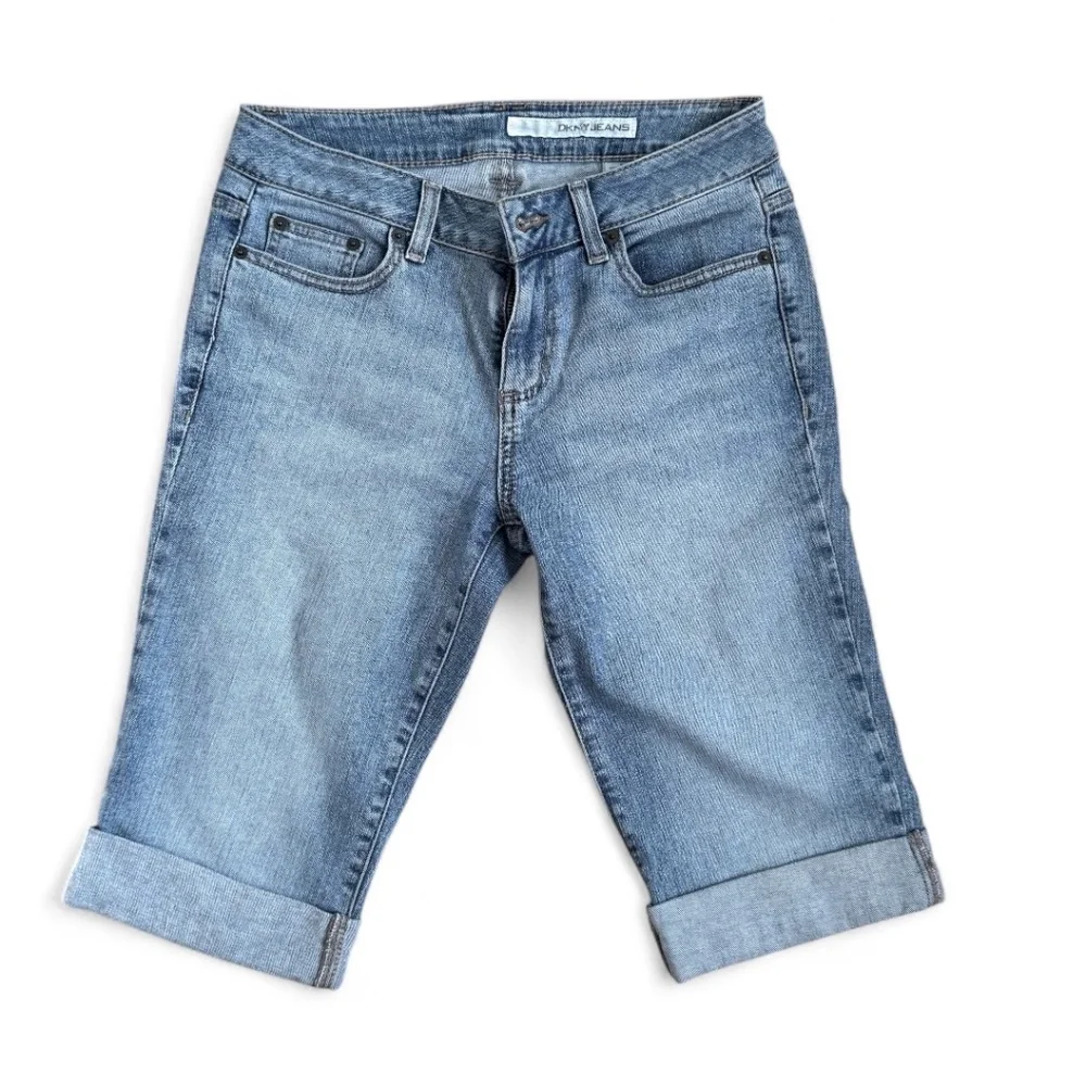 DKNY JEANS Bermuda Denim Shorts – Size 6 – Classic Mid-Wash